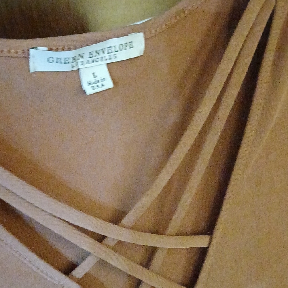 Green Envelope Top - Picture 2 of 5